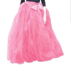 WOMEN SIZE XXL TULLE GOWN SKIRT... FLOOR LENGTH